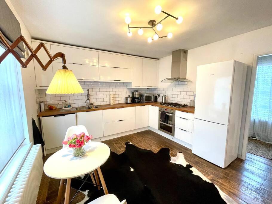 Gorgeous 2 Bedroom Apartment Edge Of Cabot Circus بريستول المظهر الخارجي الصورة
