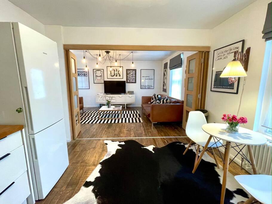 Gorgeous 2 Bedroom Apartment Edge Of Cabot Circus بريستول المظهر الخارجي الصورة